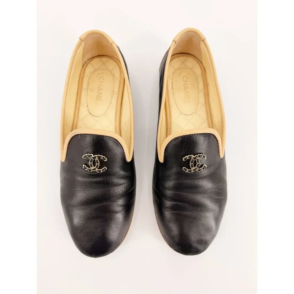 Chanel Black CC Logo Slipper Loafers Lambskin Beige Trim Flats Size 36.5 EU 6.5